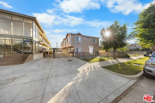 $2,500 | 14112 Delano Street, Unit 3, Van Nuys, CA 91401