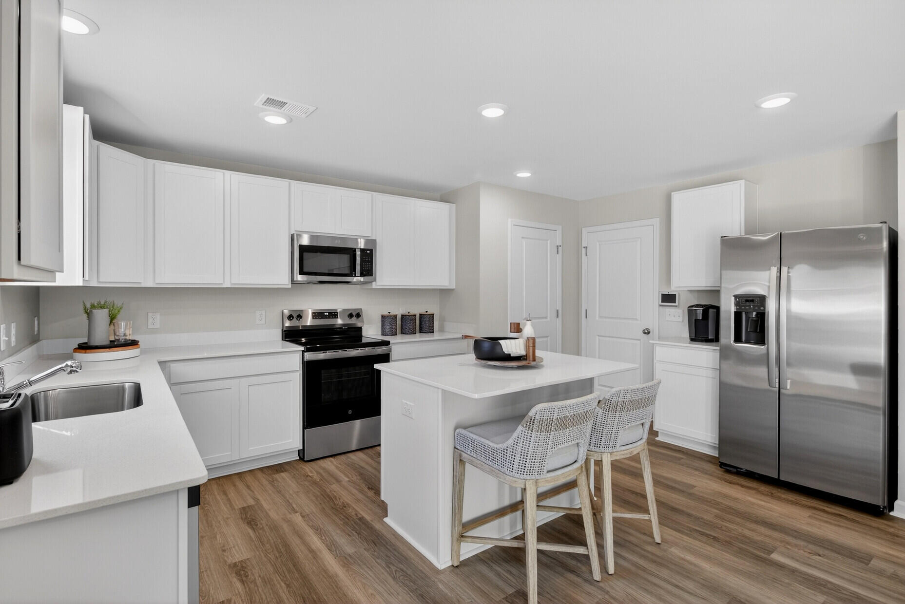 7055 Windham Way Ladson, SC 29456 - Photo 11 of 53 Kitchen