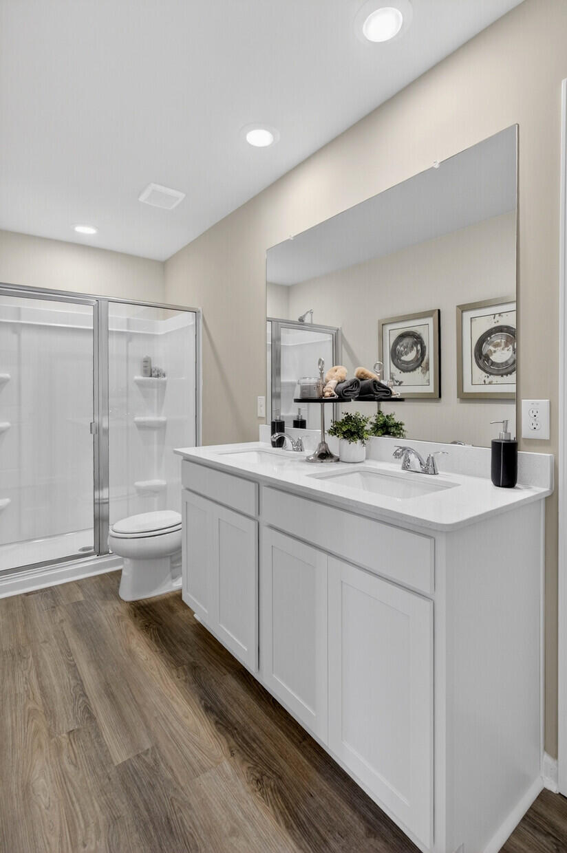 7055 Windham Way Ladson, SC 29456 - Photo 29 of 53 Primary Bath.