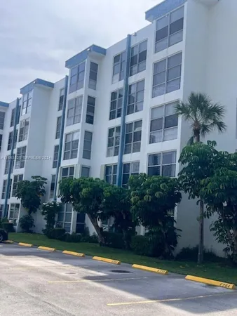 $2,450 | 17570 Atlantic Boulevard, Unit 401, Sunny Isles Beach, FL 33160