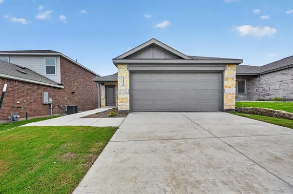 $1,950 | 1316 Alfred Street, Howe, TX 75459