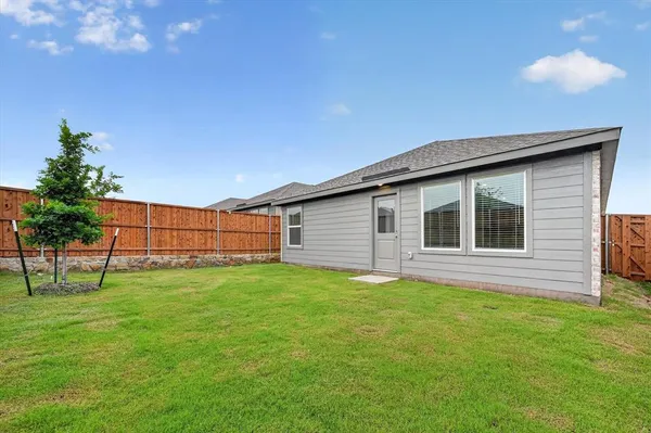 $1,950 | 1316 Alfred Street, Howe, TX 75459