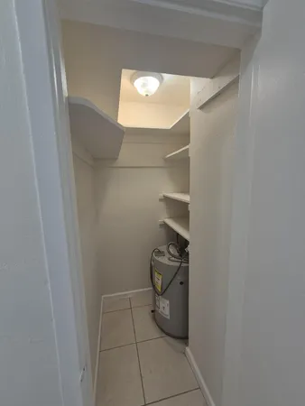 $1,690 | 3518 Taylor Street, Unit 4, Hollywood, FL 33021