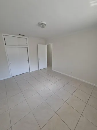 $1,690 | 3518 Taylor Street, Unit 4, Hollywood, FL 33021