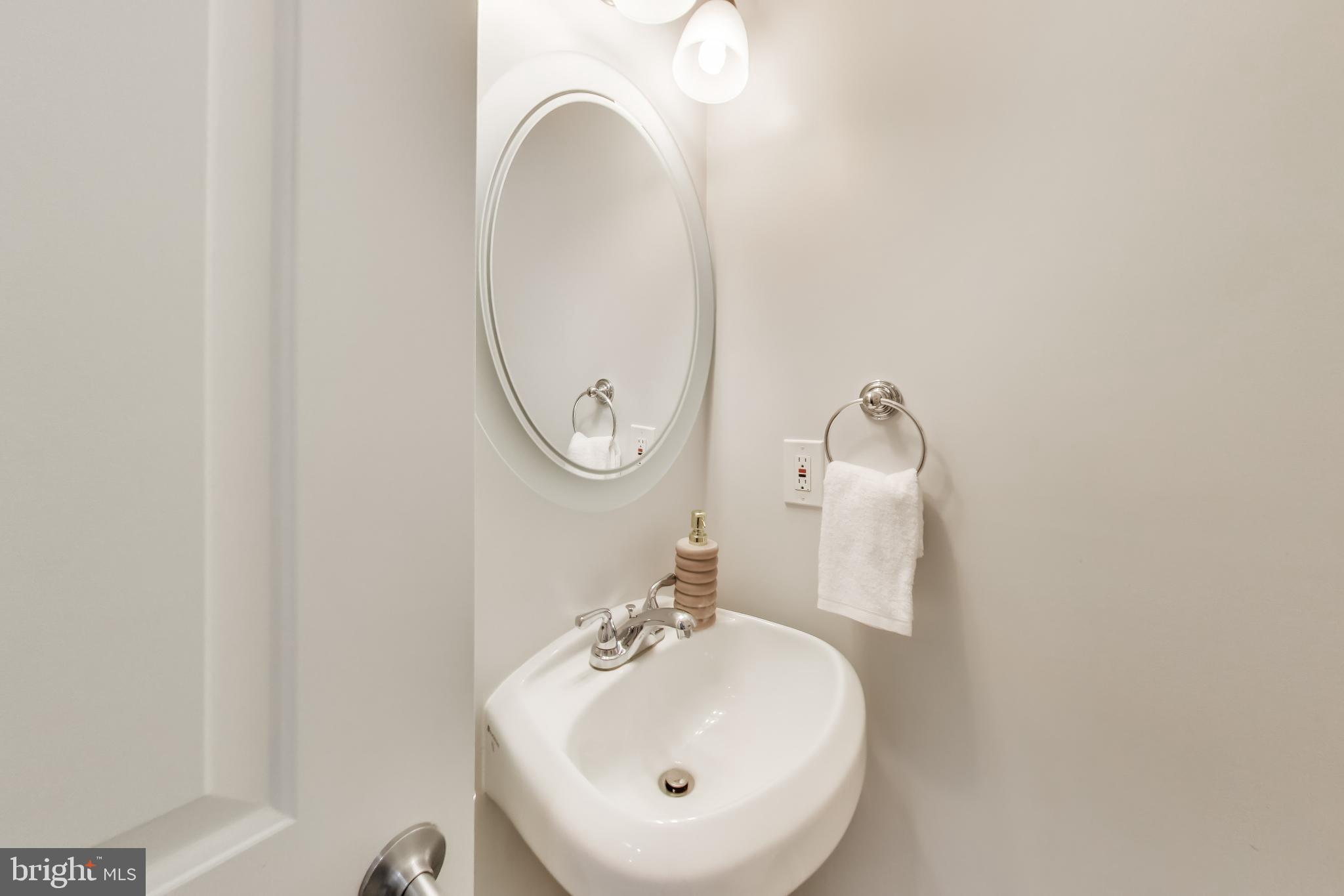 317 Todd Place Northeast Washington, DC 20002 - Photo 16 of 46 Powder room