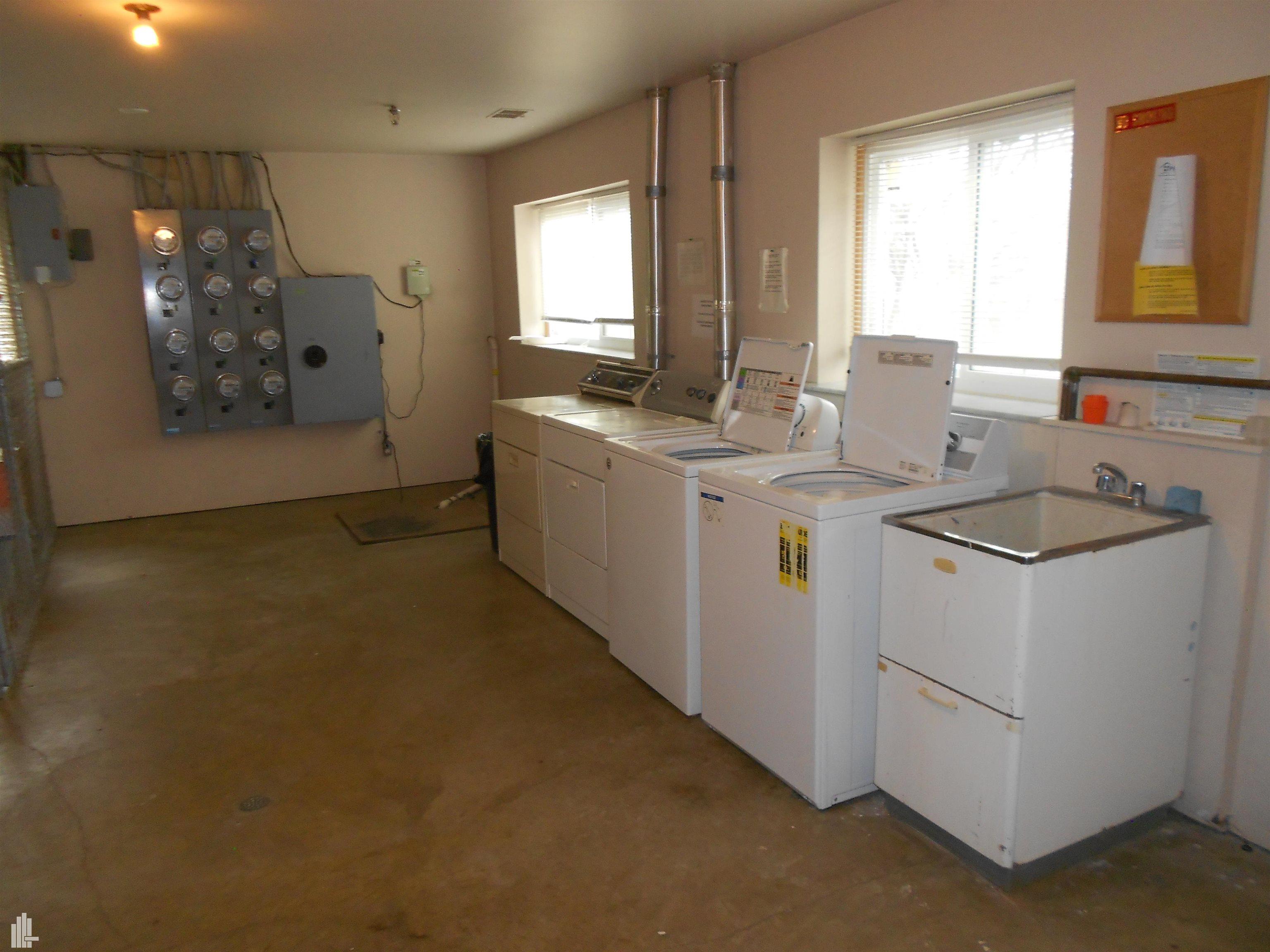 490 Baldwin Avenue Rochester, MI 48307 - Photo 27 of 27 Laundry Room