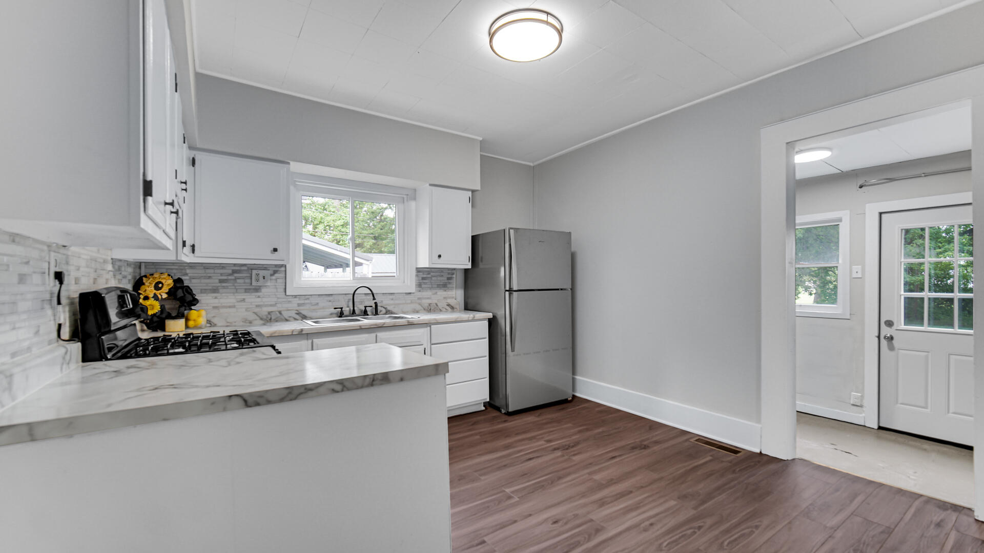 726 East Angelica Street Rensselaer, IN 47978 - Photo 3 of 23 1920x1080