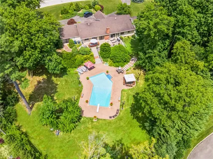 $2,495,000 | 6 Dolly Cam Lane, Glen Head, NY 11545