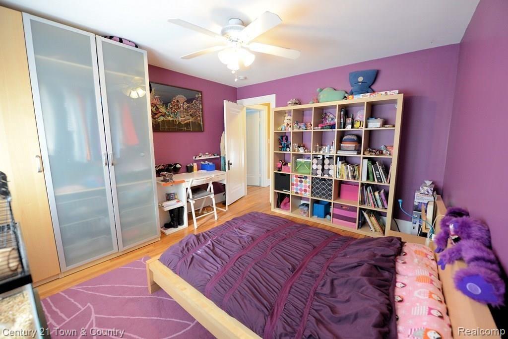 18618 Farmington Road Livonia, MI 48152 - Photo 27 of 43 Another view - note clothes closet stays!