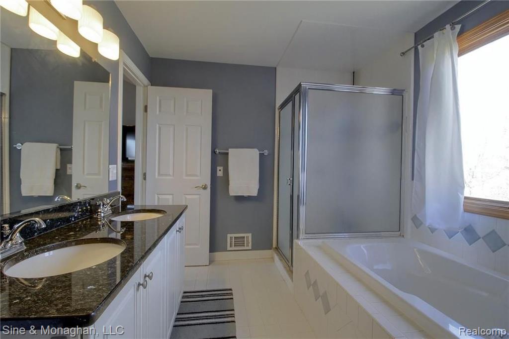 52075 Lillian Road Chesterfield, MI 48047 - Photo 18 of 34