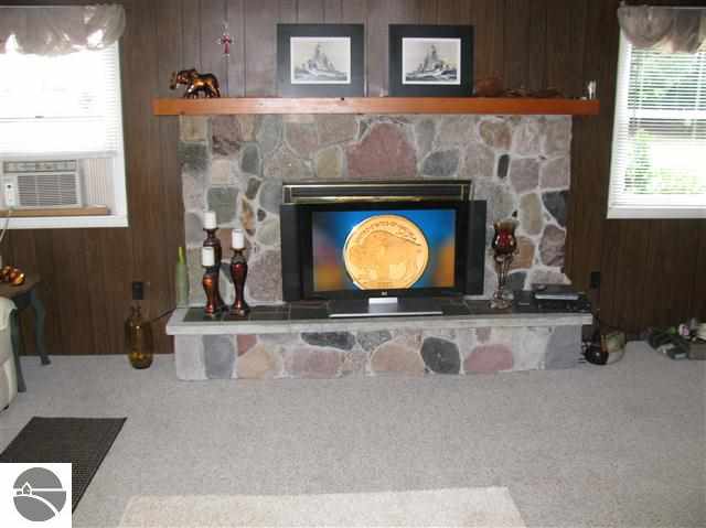 3245 East River Road Mount Pleasant, MI 48858 - Photo 7 of 29 1747332-6.JPG