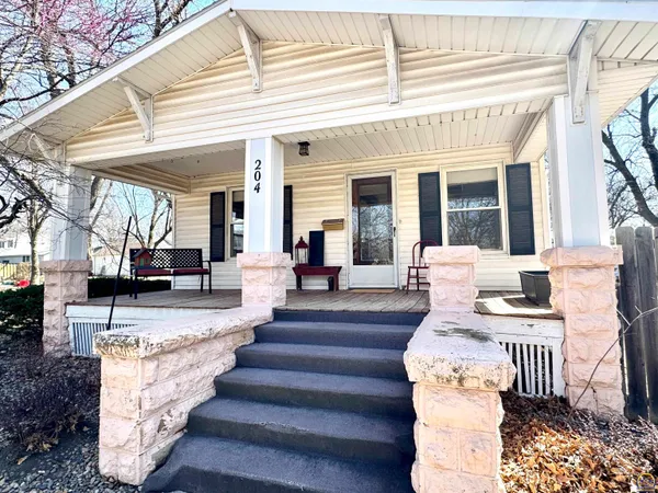 $180,000 | 204 South 4th Street, Sabetha, KS 66534