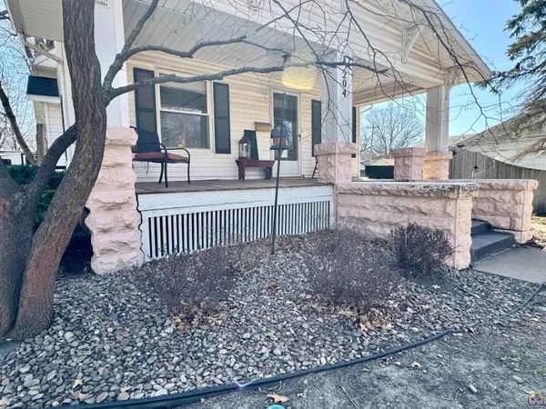 $180,000 | 204 South 4th Street, Sabetha, KS 66534