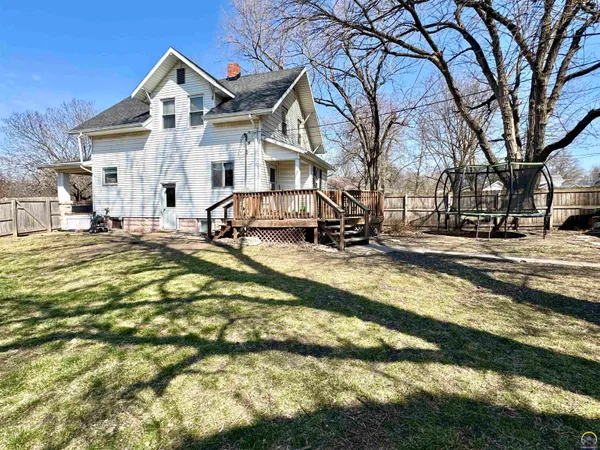 $180,000 | 204 South 4th Street, Sabetha, KS 66534