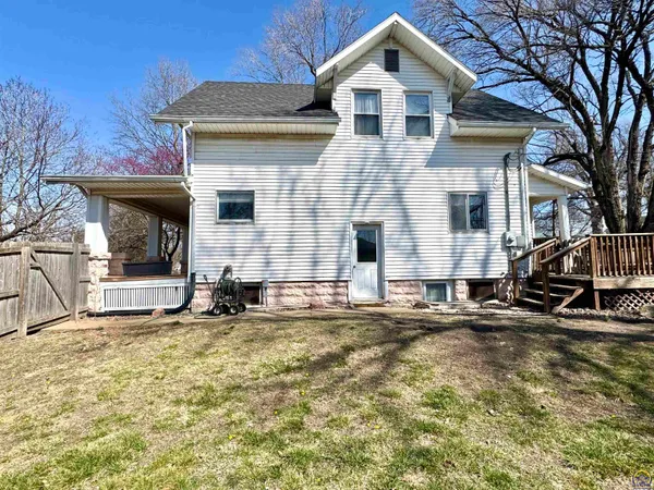 $180,000 | 204 South 4th Street, Sabetha, KS 66534
