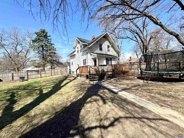 $180,000 | 204 South 4th Street, Sabetha, KS 66534