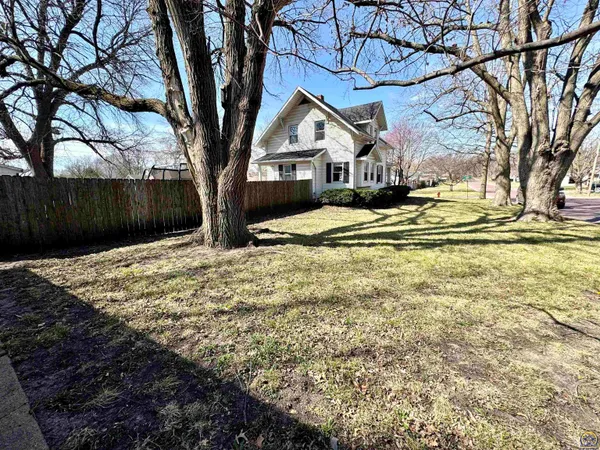 $180,000 | 204 South 4th Street, Sabetha, KS 66534
