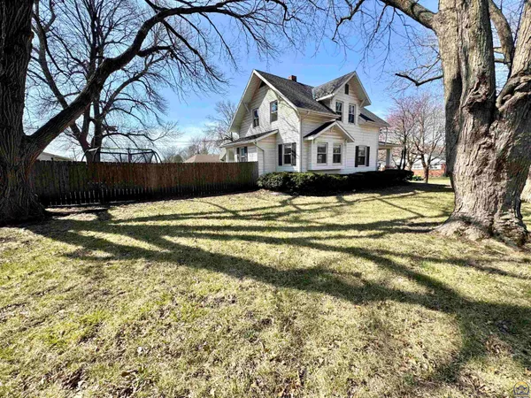 $180,000 | 204 South 4th Street, Sabetha, KS 66534
