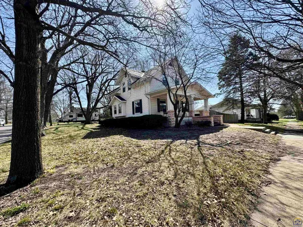 $180,000 | 204 South 4th Street, Sabetha, KS 66534