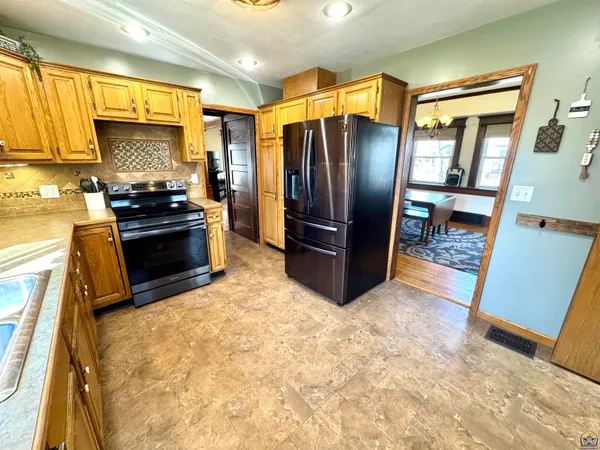 $180,000 | 204 South 4th Street, Sabetha, KS 66534