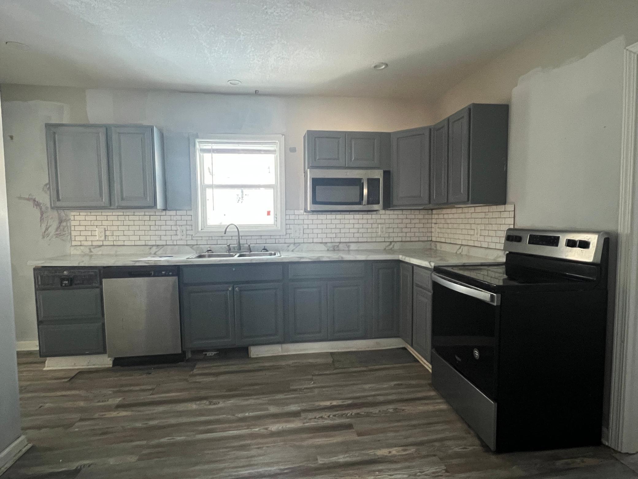 408 2nd Street Lyle, MN 55953 - Photo 10 of 27