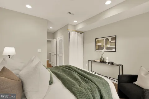 $549,000 | 1018 13th Street Southeast, Unit 2, Washington, DC 20003