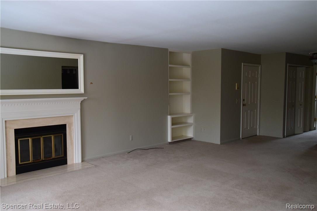 1665 Huntington Park Rochester, MI 48309 - Photo 11 of 39 DSC_0658.JPG