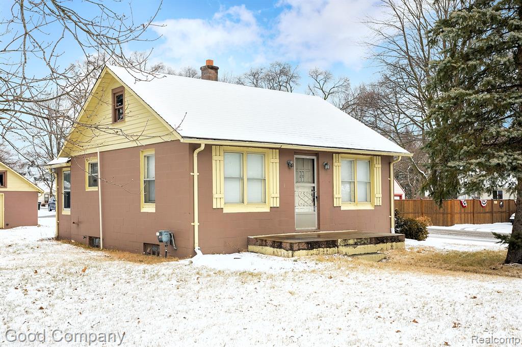 1295 East Auburn Road Rochester Hills, MI 48307 - Photo 1 of 25