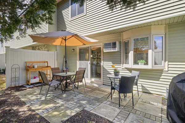 $400,000 | 31 Tideview Drive, Unit 31, Dover, NH 03820