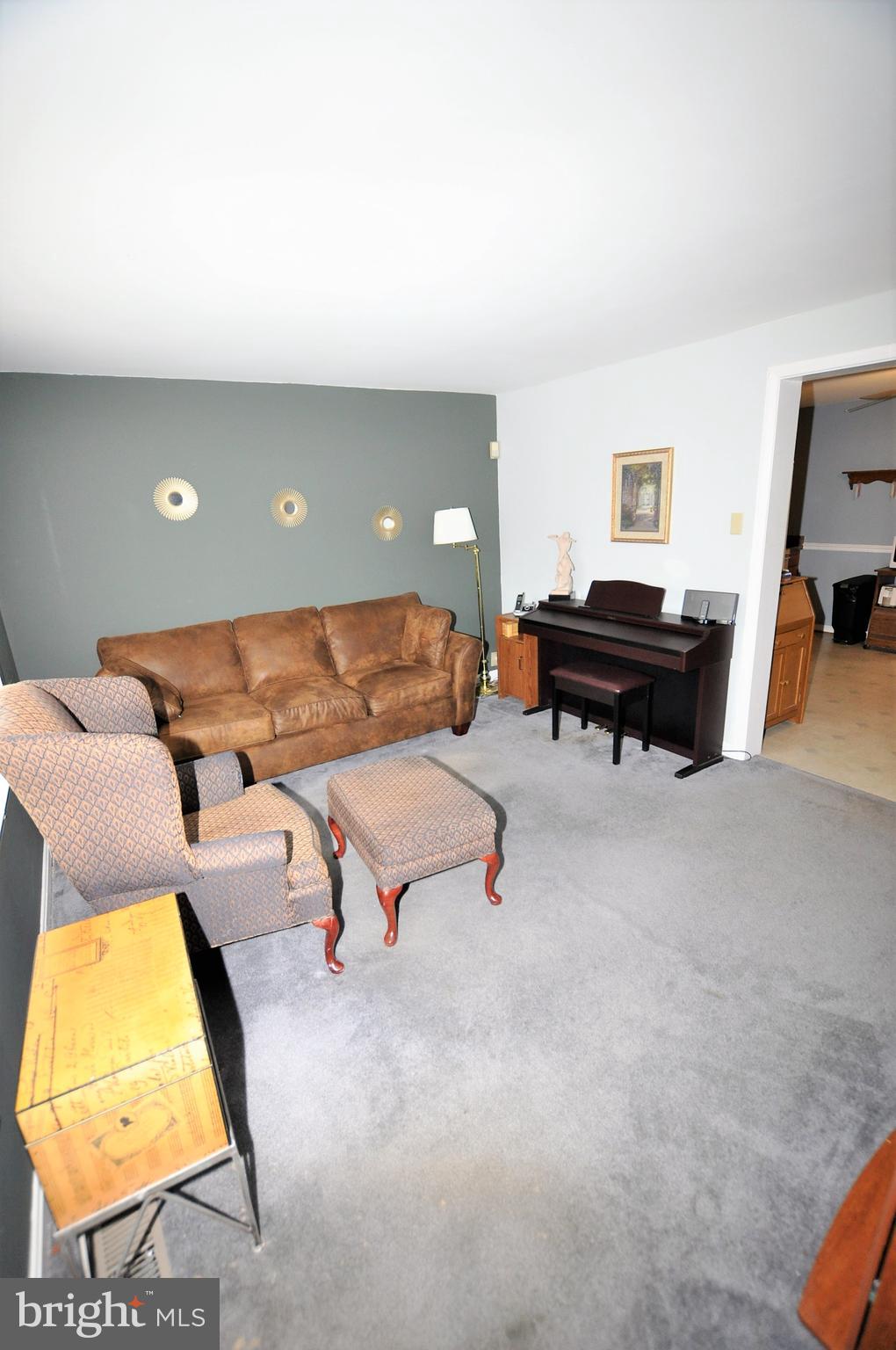 1401 Farmington Road East Accokeek, MD 20607 - Photo 19 of 34 Living Room