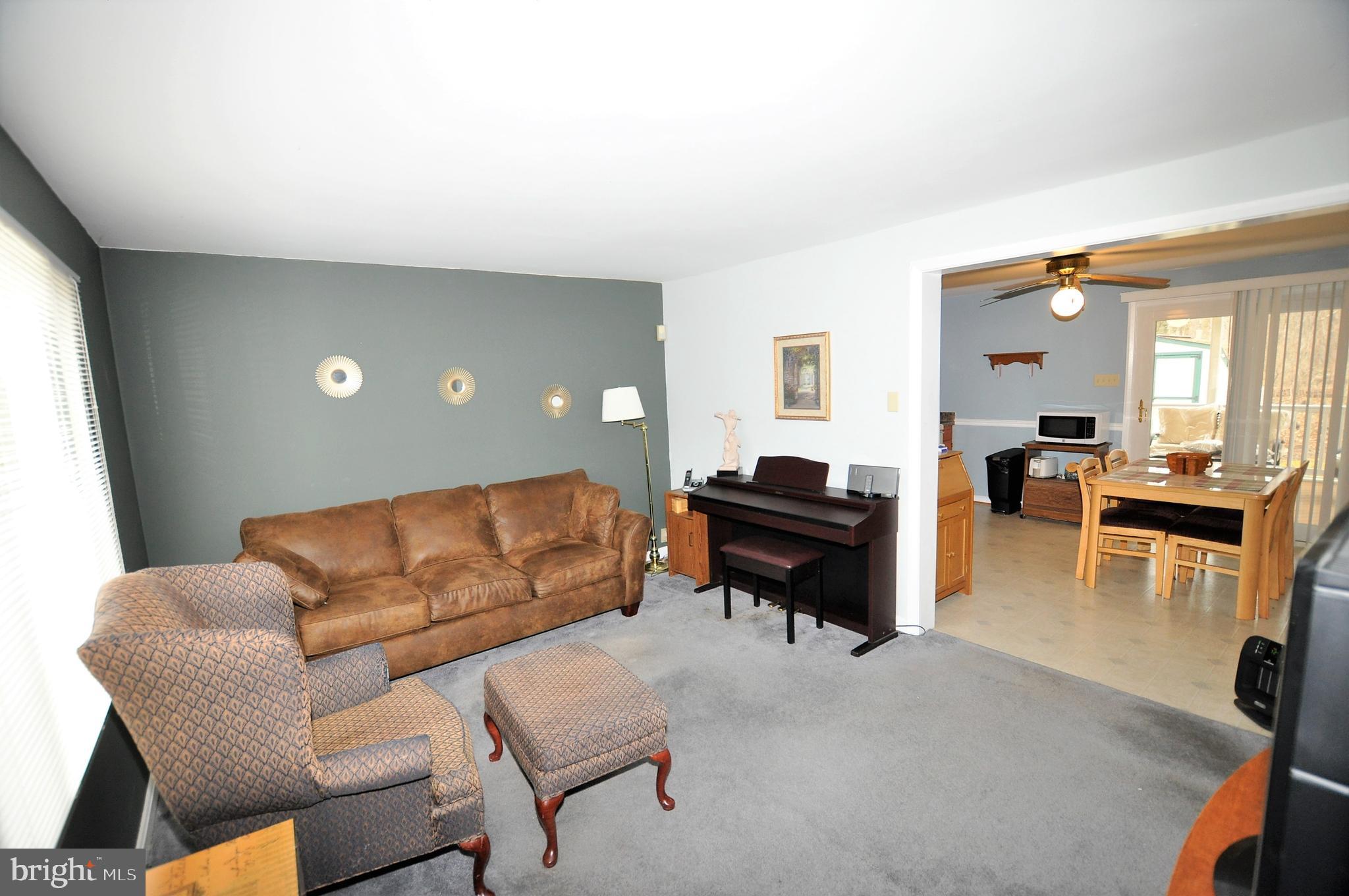 1401 Farmington Road East Accokeek, MD 20607 - Photo 29 of 34 Living room
