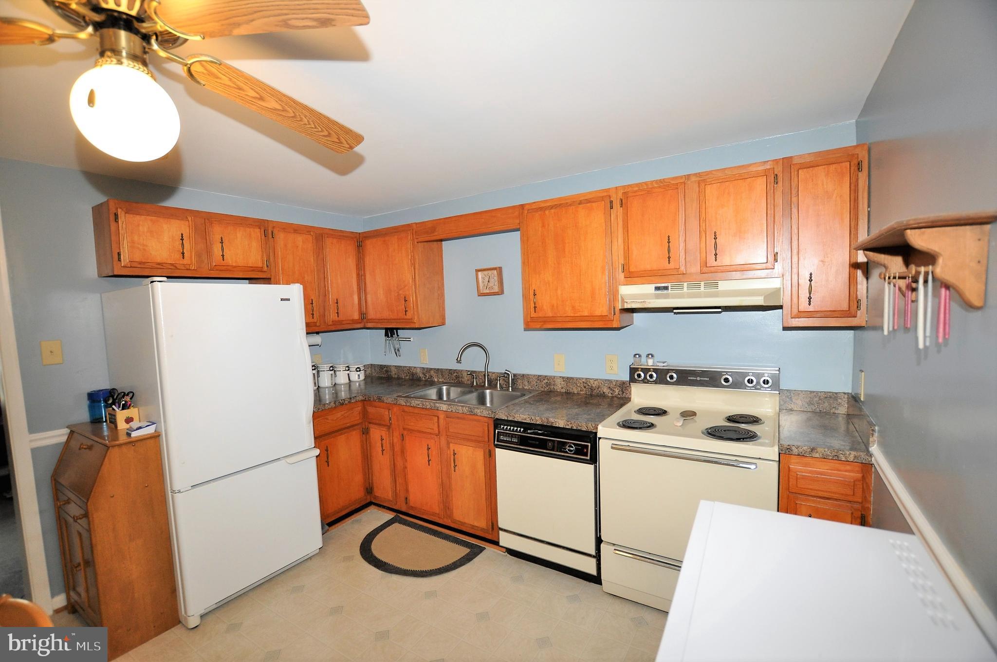 1401 Farmington Road East Accokeek, MD 20607 - Photo 5 of 34 Kitchen