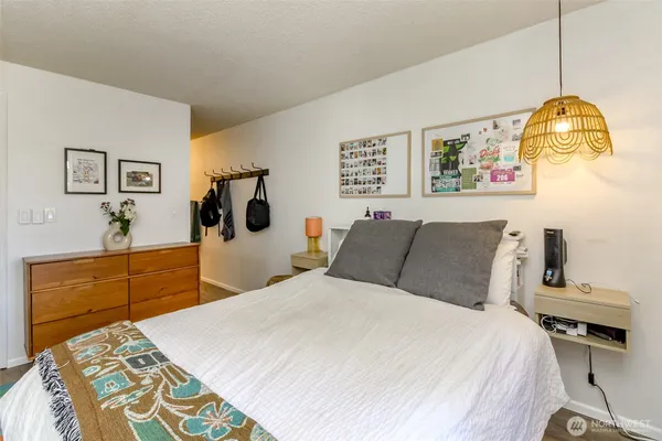 $335,000 | 13235 12th Avenue Southwest, Unit 522, Burien, WA 98146