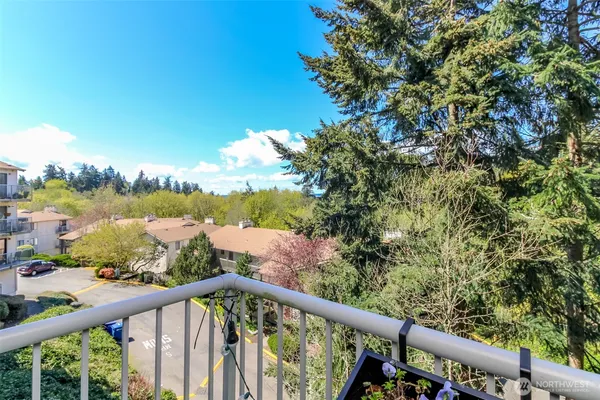 $335,000 | 13235 12th Avenue Southwest, Unit 522, Burien, WA 98146