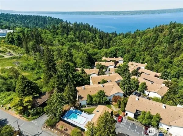 $335,000 | 13235 12th Avenue Southwest, Unit 522, Burien, WA 98146