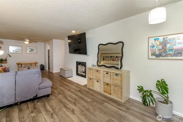 $335,000 | 13235 12th Avenue Southwest, Unit 522, Burien, WA 98146