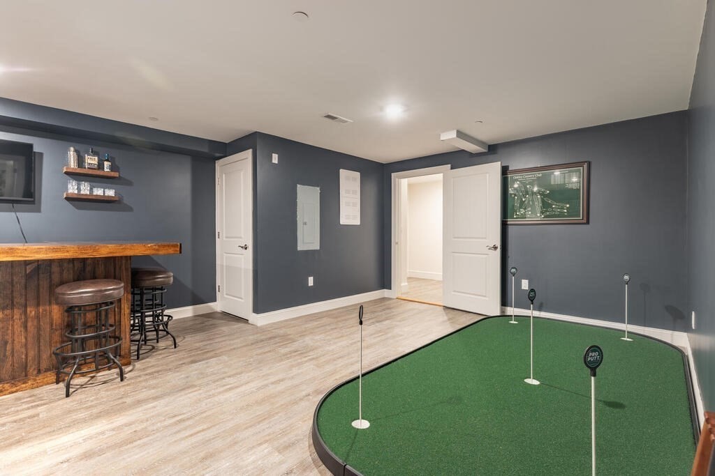 165 Cambridge Road, Unit 10 Woburn, MA 01801 - Photo 21 of 33 a view of a livingroom with furniture