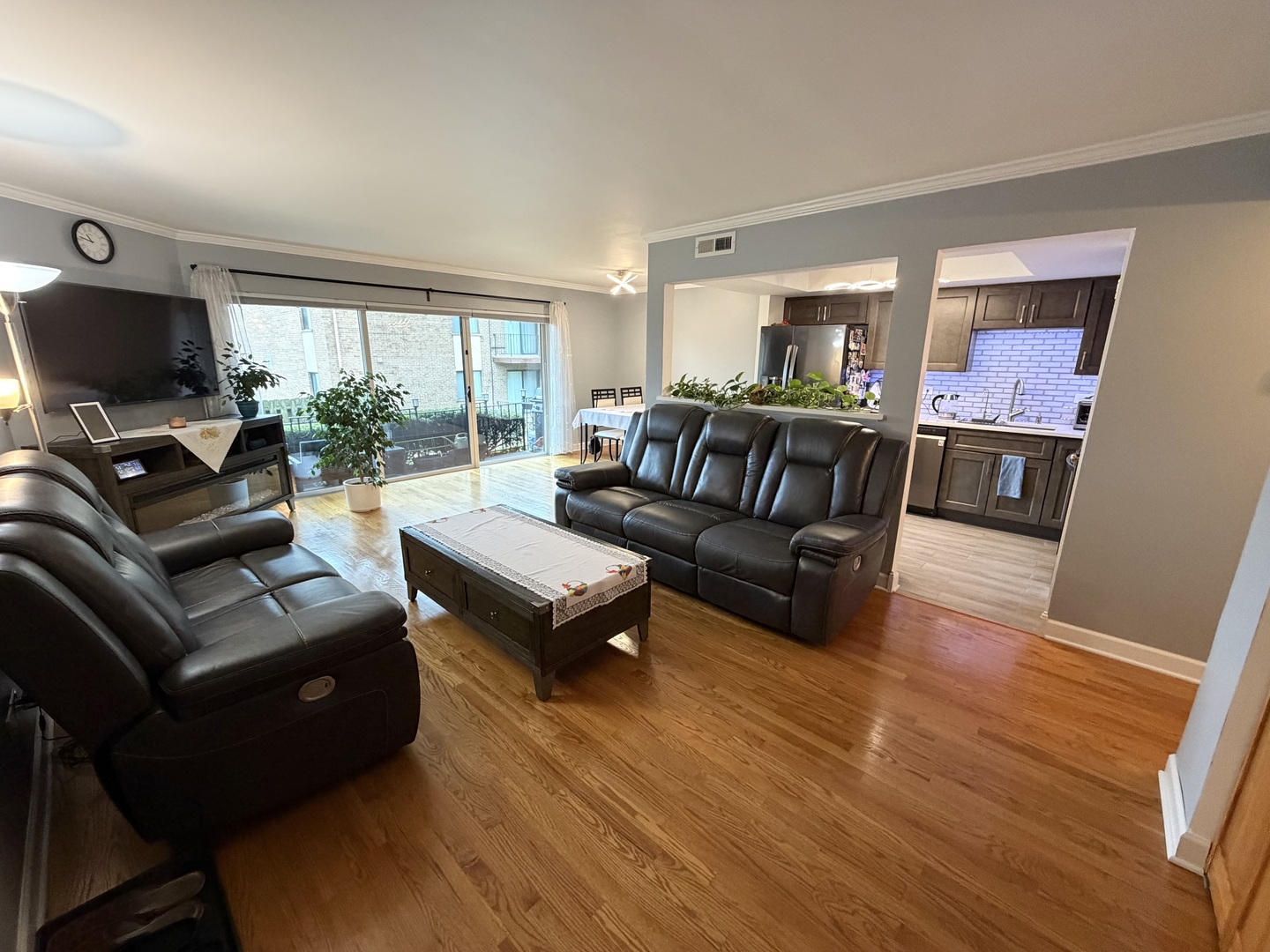 9111 South Roberts Road, Unit 8A Hickory Hills, IL 60457 - Photo 4 of 18