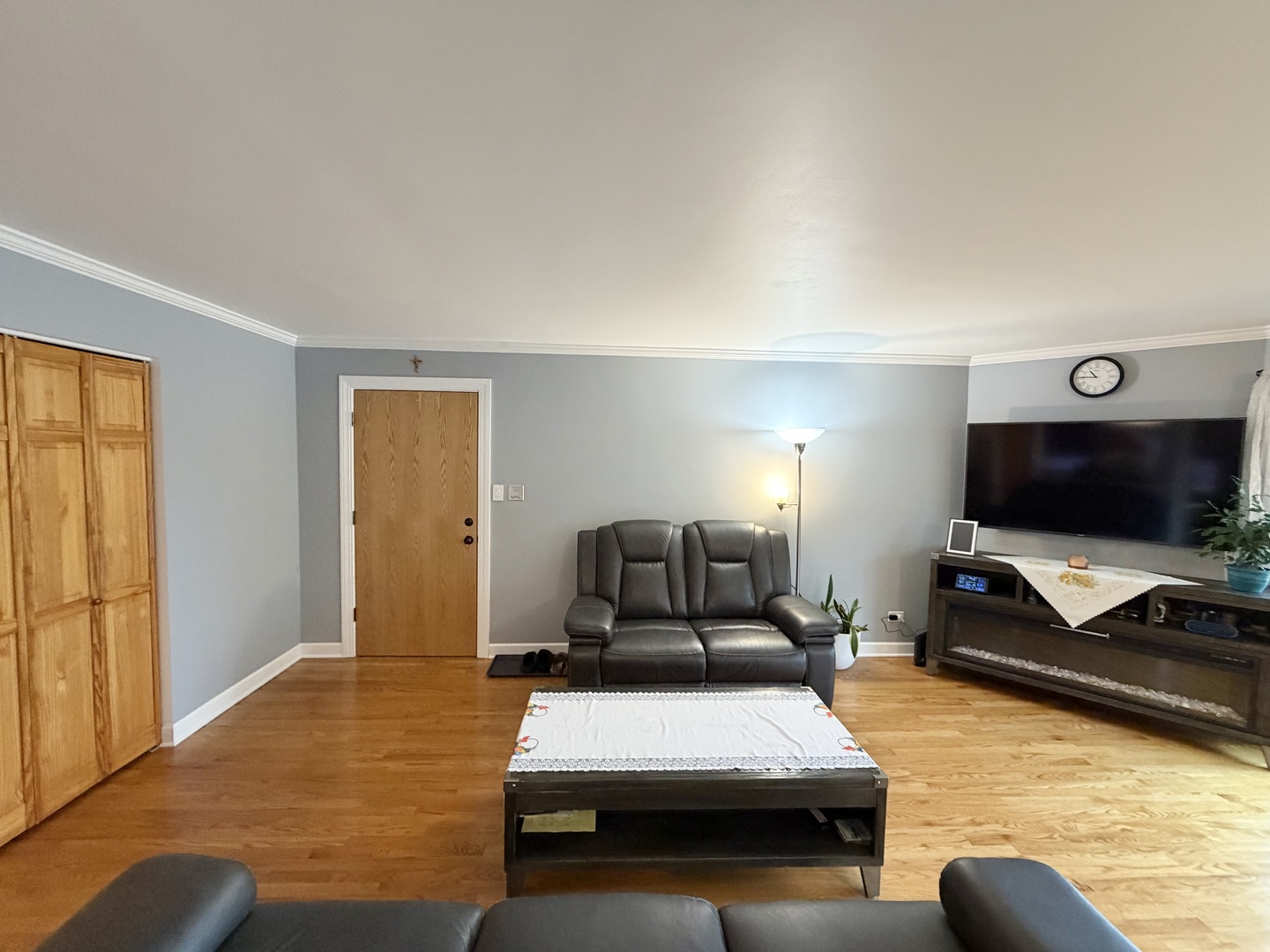 9111 South Roberts Road, Unit 8A Hickory Hills, IL 60457 - Photo 5 of 18