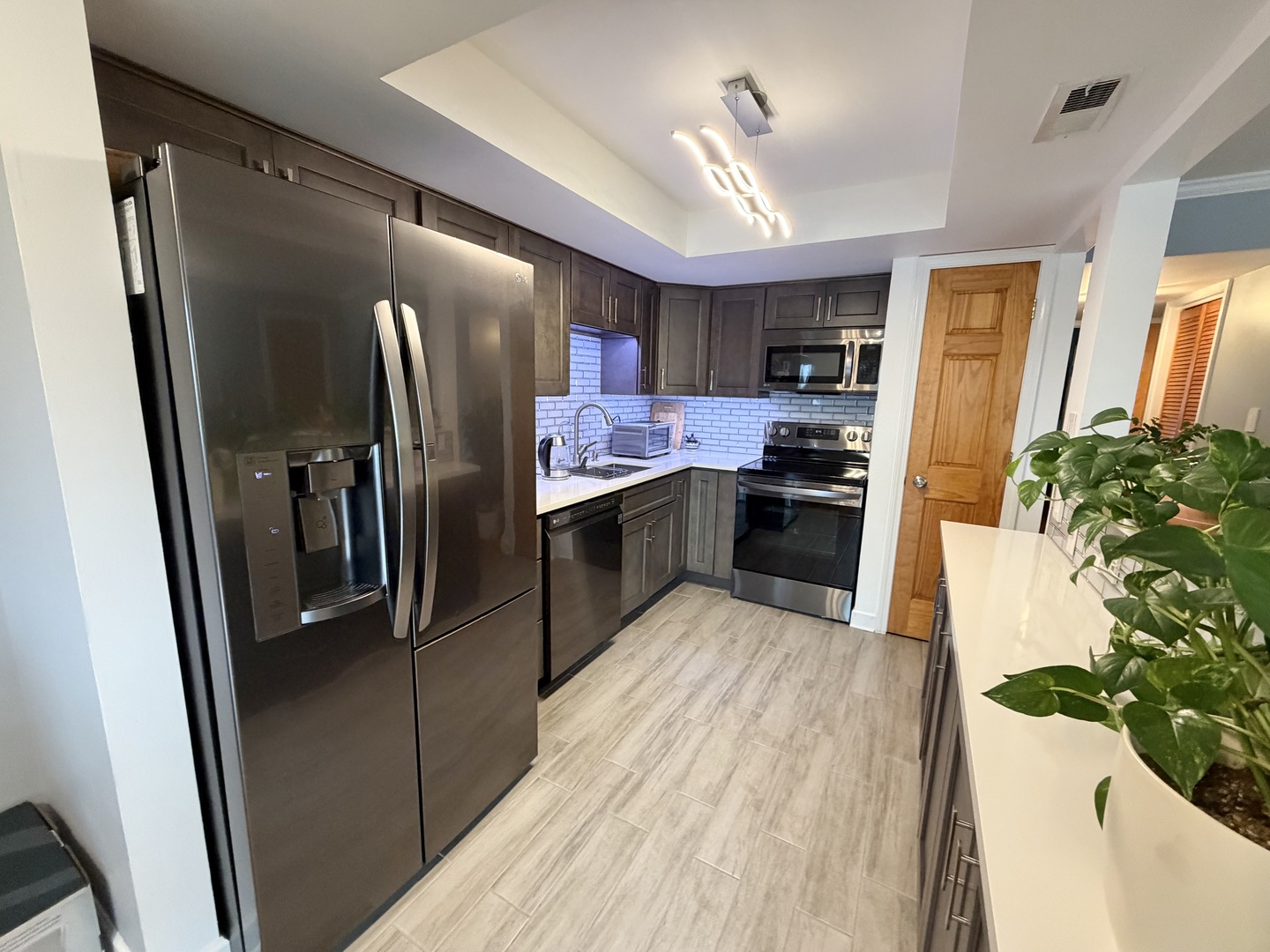 9111 South Roberts Road, Unit 8A Hickory Hills, IL 60457 - Photo 8 of 18