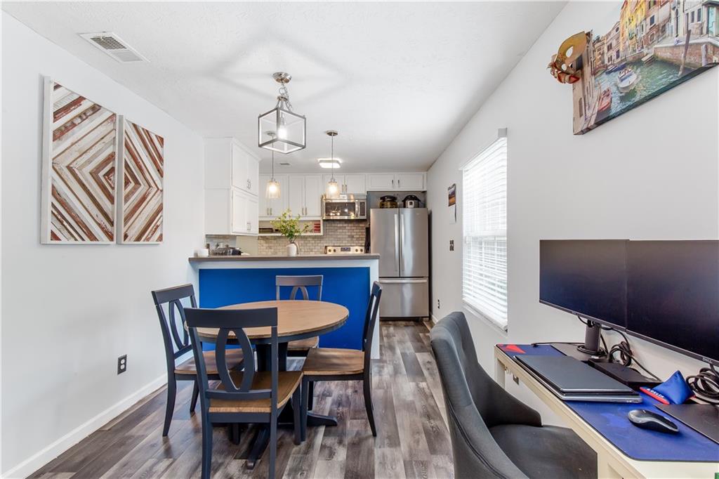 1382 Old Coach Road Southwest Marietta, GA 30008 - Photo 7 of 22