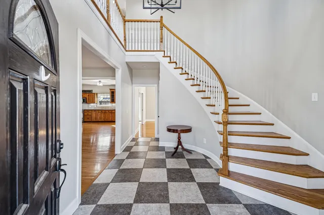 a view of entryway with a front door