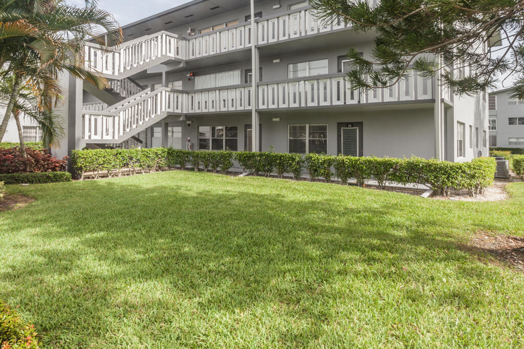 98 Suffolk C, Unit C Boca Raton, FL 33434 - Photo 1 of 26 H-3