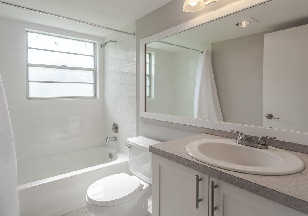 98 Suffolk C, Unit C Boca Raton, FL 33434 - Photo 15 of 26 H-19