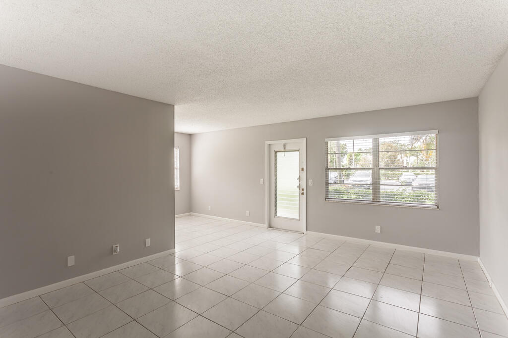 98 Suffolk C, Unit C Boca Raton, FL 33434 - Photo 7 of 26 H-8