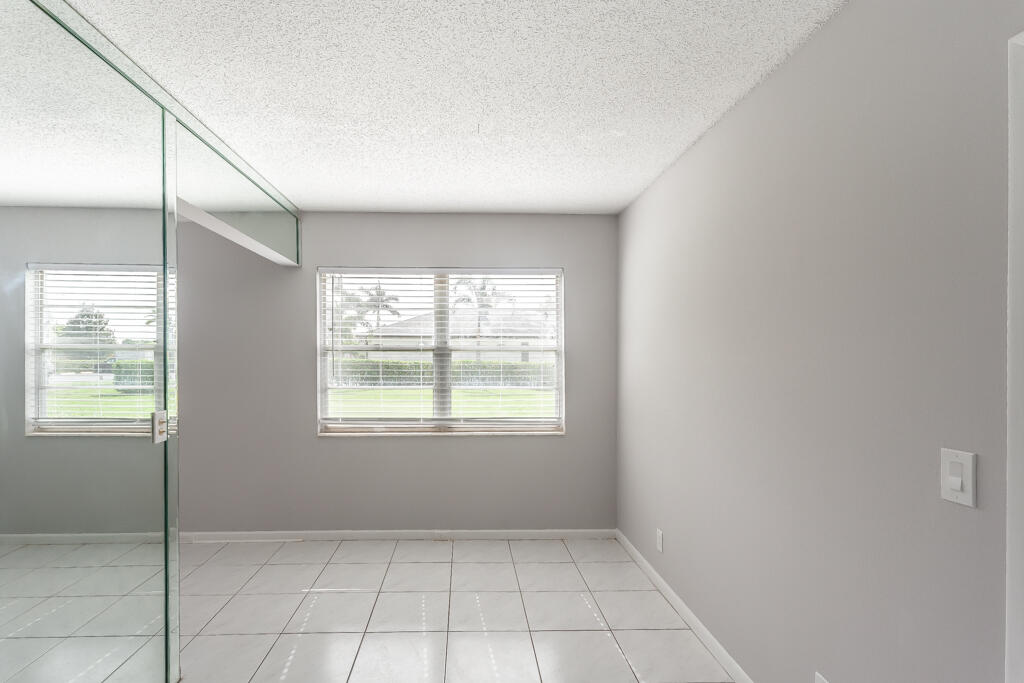 98 Suffolk C, Unit C Boca Raton, FL 33434 - Photo 8 of 26 H-9