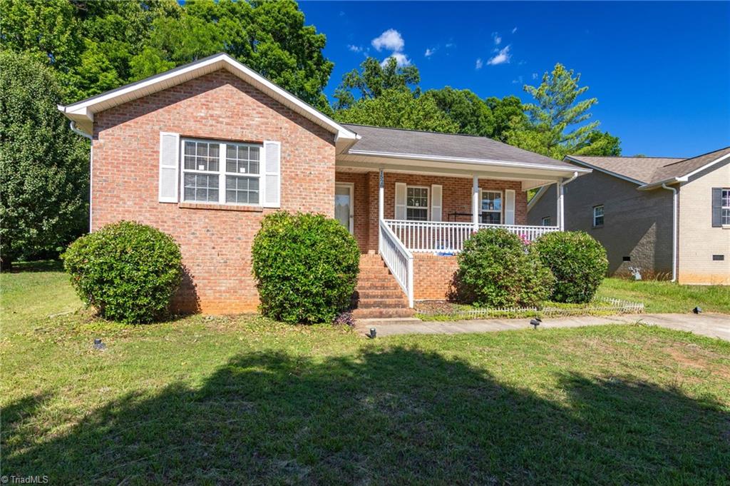 1528 Ambridge Court High Point, NC 27265 - Photo 2 of 28