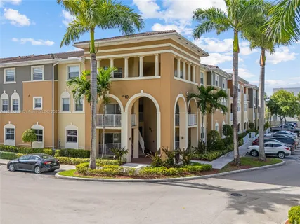 $389,999 | 8800 Northwest 107th Court, Unit 215, Doral, FL 33178
