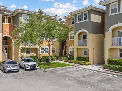 $389,999 | 8800 Northwest 107th Court, Unit 215, Doral, FL 33178