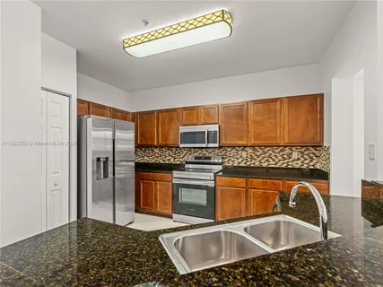 $389,999 | 8800 Northwest 107th Court, Unit 215, Doral, FL 33178